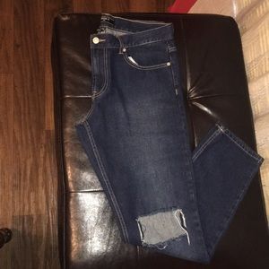 Forever 21 -Distressed Skinny Denim Jeans!